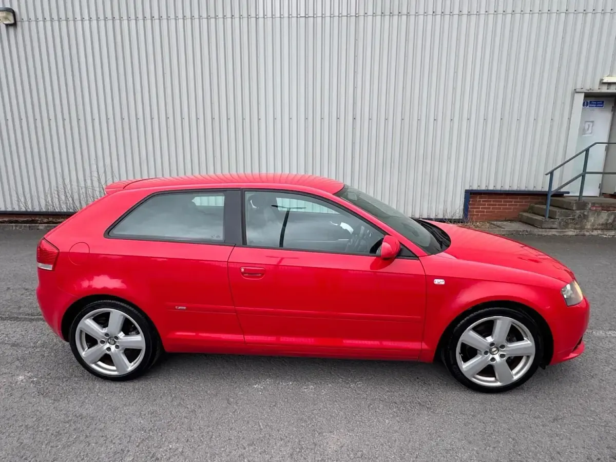 Usado Audi A3 S-Line 170 HP (125 kW) 2008 Vermelho Citadino