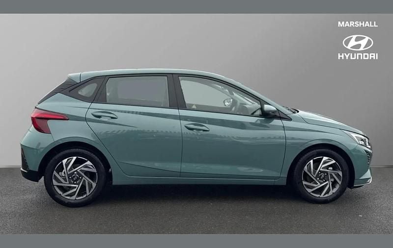 New Hyundai i20 Advanced 100 HP (73 kW) 2025 Green Hatchback