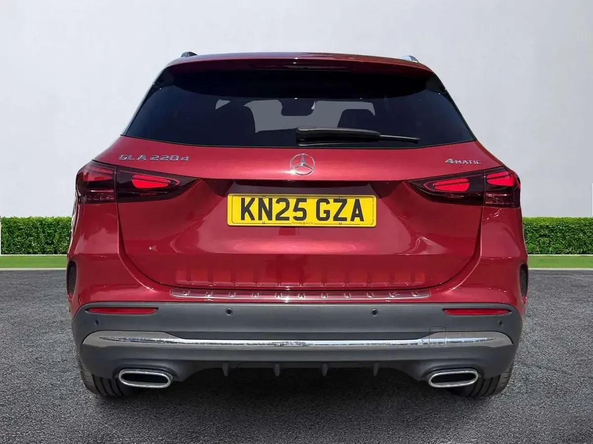 Used Mercedes GLA220 AMG Line Premium Plus 190 HP (139 kW) 2025 Red SUV