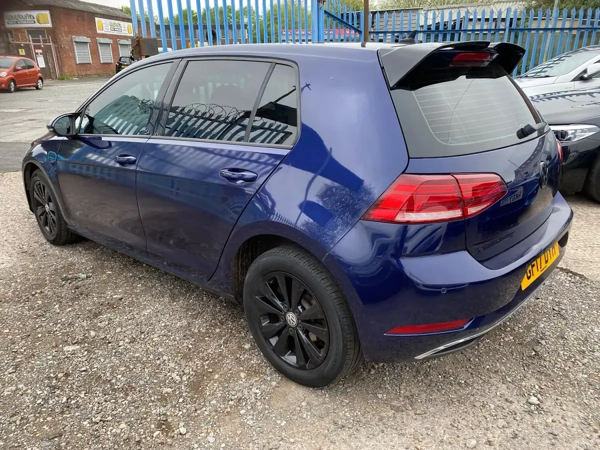 Used VW Golf VII SE 2017 Blue Hatchback