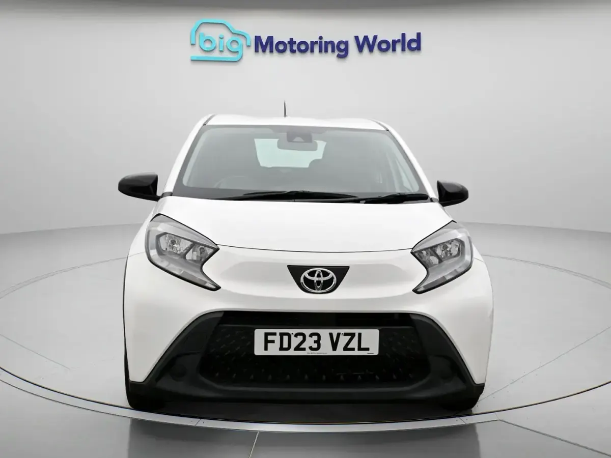 Used Toyota Aygo X PURE 71 HP (52 kW) 2023 SUV