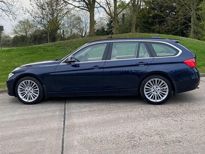 Used BMW 320 Luxury Line 2013 Blue Estate