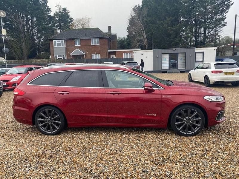 Used Ford Mondeo Vignale 187 HP (137 kW) 2019 Red Estate
