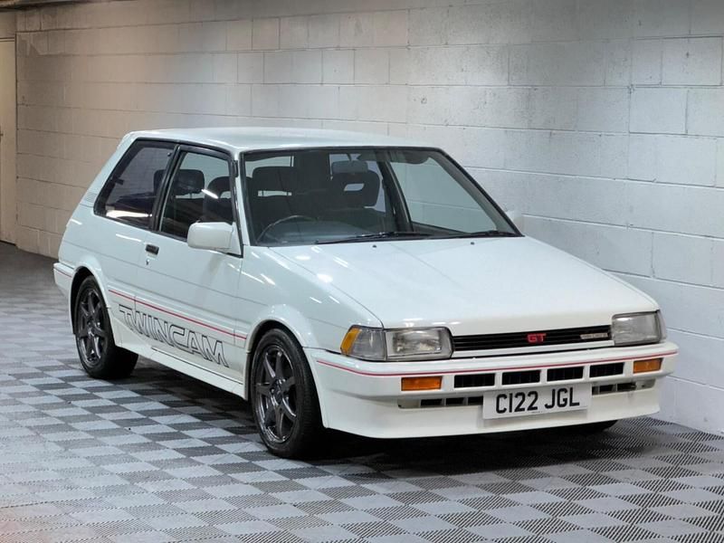 Used Toyota Corolla GT 132 HP (97 kW) 2018 White Hatchback