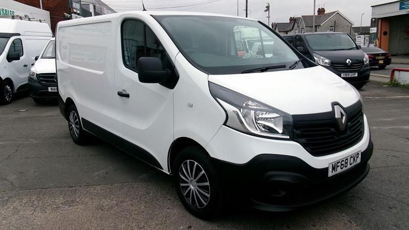 Used Renault Trafic Business 120 HP (88 kW) 2018 White MPV