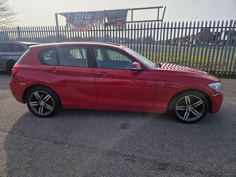 Used BMW 118 Sport Line 2013 Red Hatchback