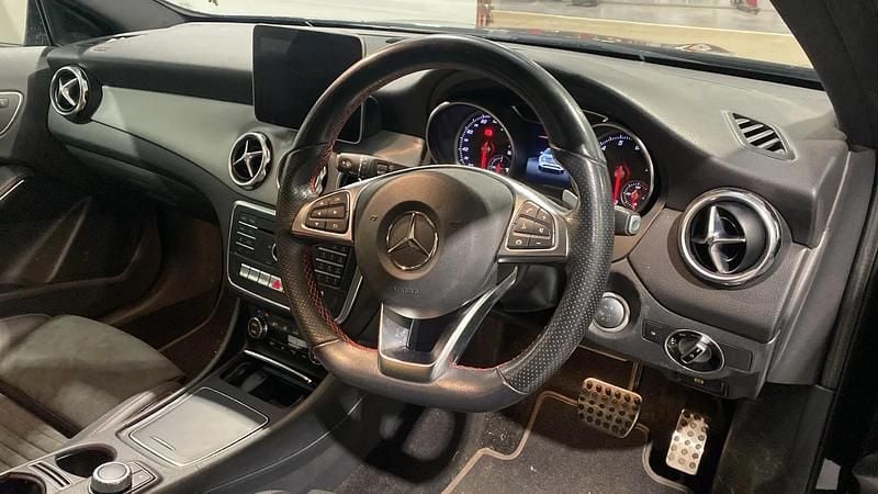 Used Mercedes GLA200 AMG line 156 HP (114 kW) 2020 Black SUV