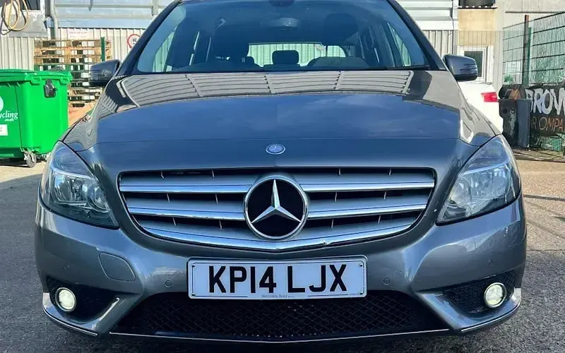 Begagnad Mercedes B180 SE 109 HK (80 kW) 2014 Grå Minibuss