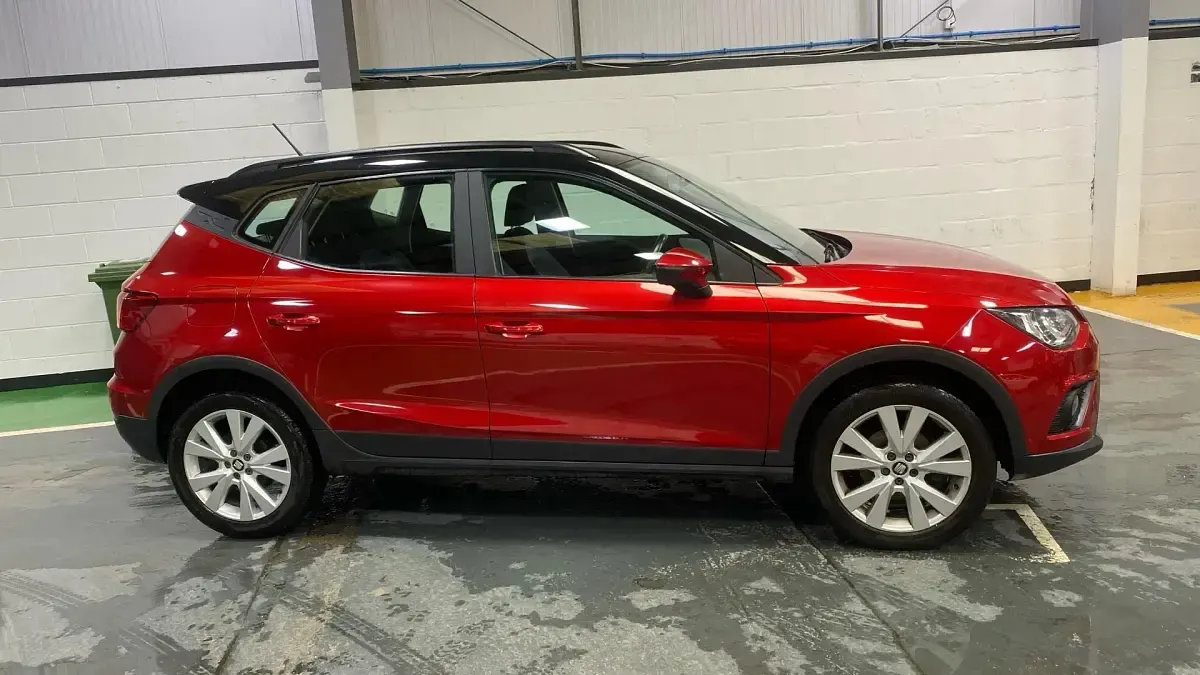 Używany Seat Arona SE Technology 95 KM (69 kW) 2018 Czerwony SUV