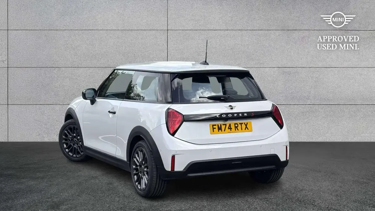 Used Mini Cooper S Hatch 201 HP (147 kW) 2024 White Hatchback