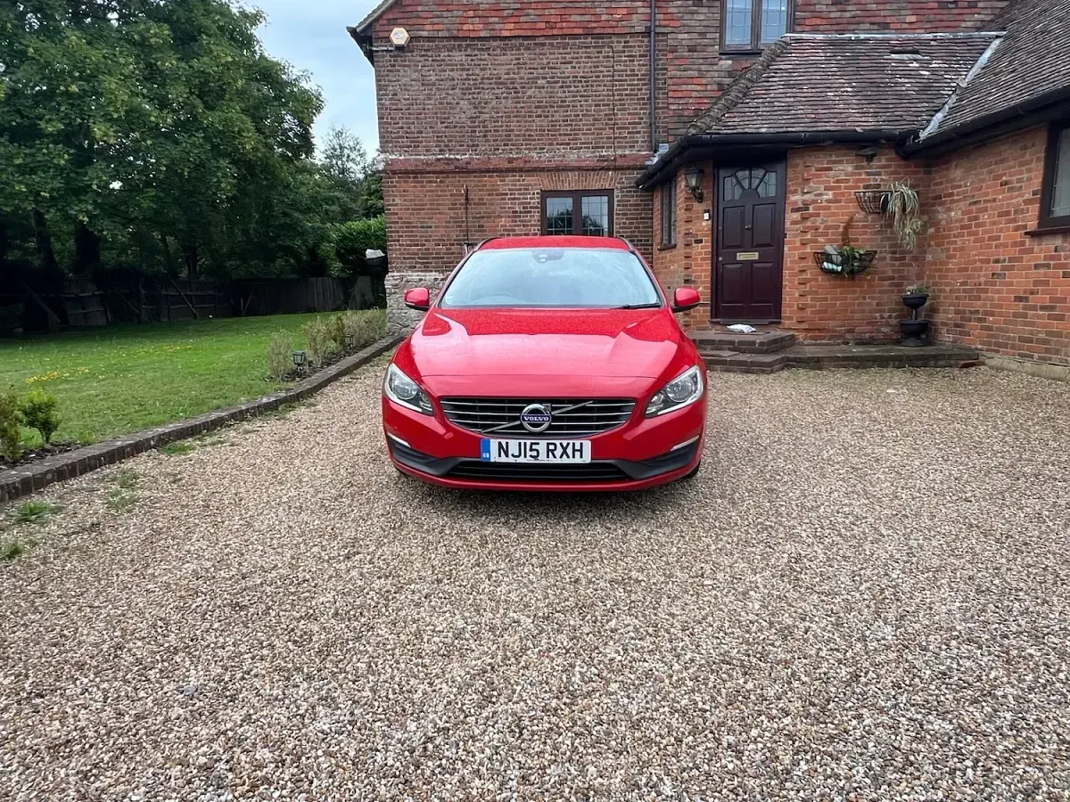 Used Volvo V60 Business Edition 181 HP (133 kW) 2015 Red Estate
