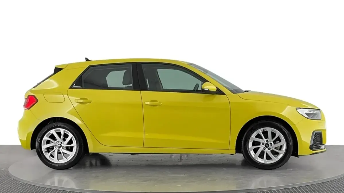 Used Audi A1 Sportback Sport 110 HP (80 kW) 2022 Yellow Hatchback