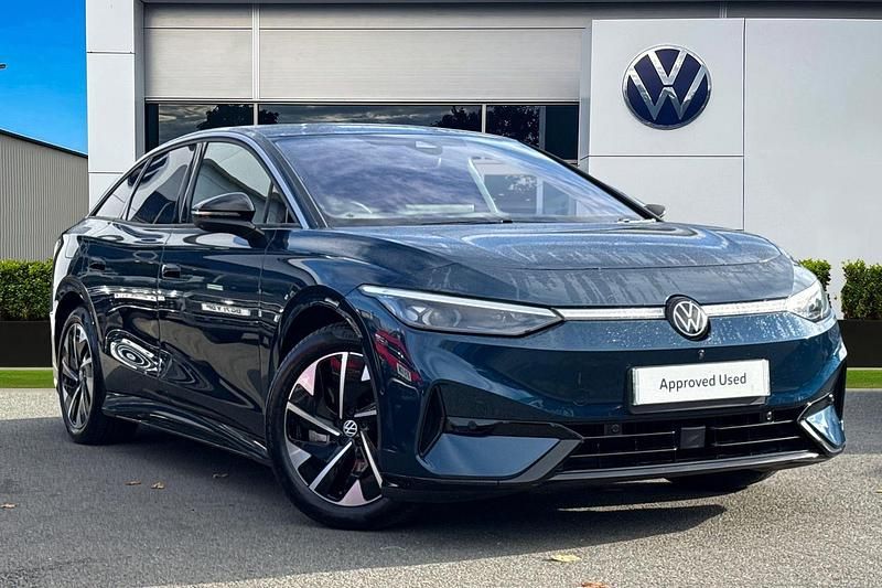 Blue Used 2024 VW ID.7 Pro Sedan | £31,590 (Fair price) - Image 1/4