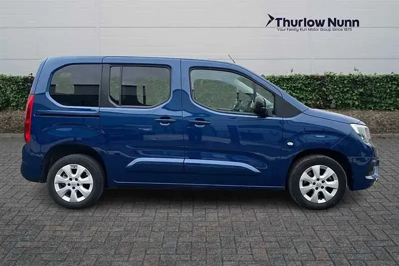 Used Vauxhall Combo S 100 HP (73 kW) 2022 Blue MPV