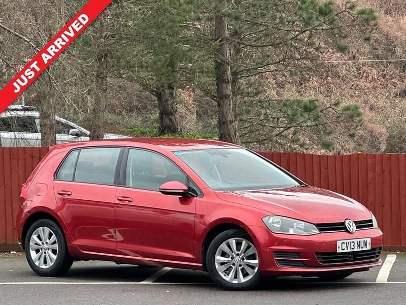 Used VW Golf VII SE 105 HP (77 kW) 2013 Red Hatchback