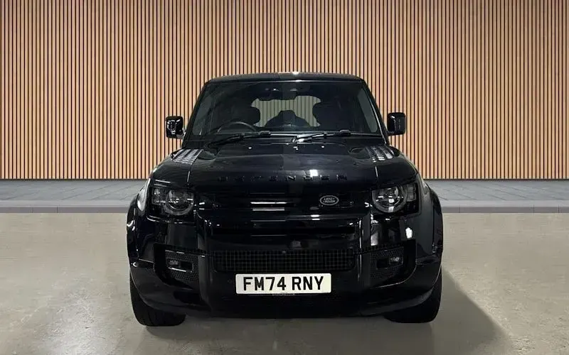 Used Land Rover Defender 426 HP (313 kW) 2024 Black SUV