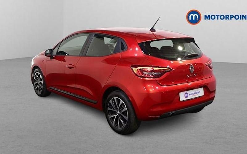 Used Renault Clio V Iconic 90 HP (66 kW) 2022 Red Hatchback
