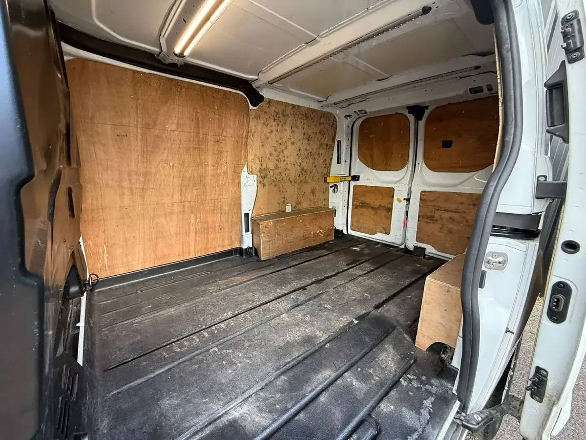 Used Ford Transit Custom Limited 130 HP (95 kW) 2023 White Van