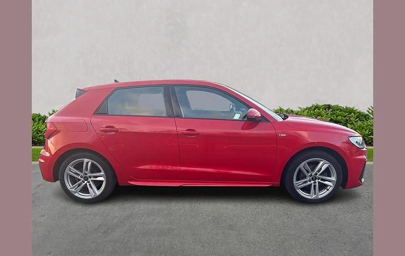 Usado Audi A1 S-Line 147 HP (108 kW) 2023 Vermelho SUV