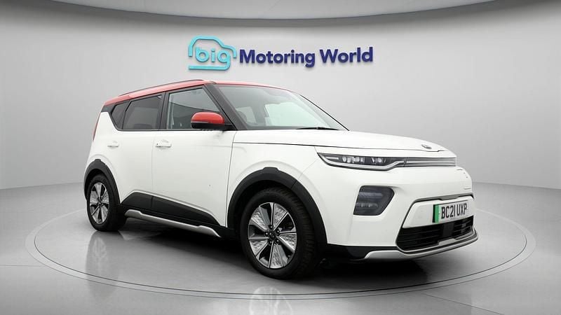 Used 2021 Kia Soul EV 2 SUV | £13,300 (Fair price) - Image 1/4