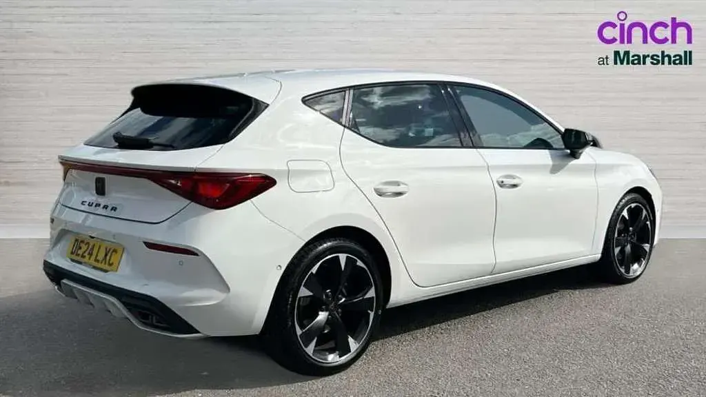 Used Cupra Leon 150 HP (110 kW) 2024 White Hatchback