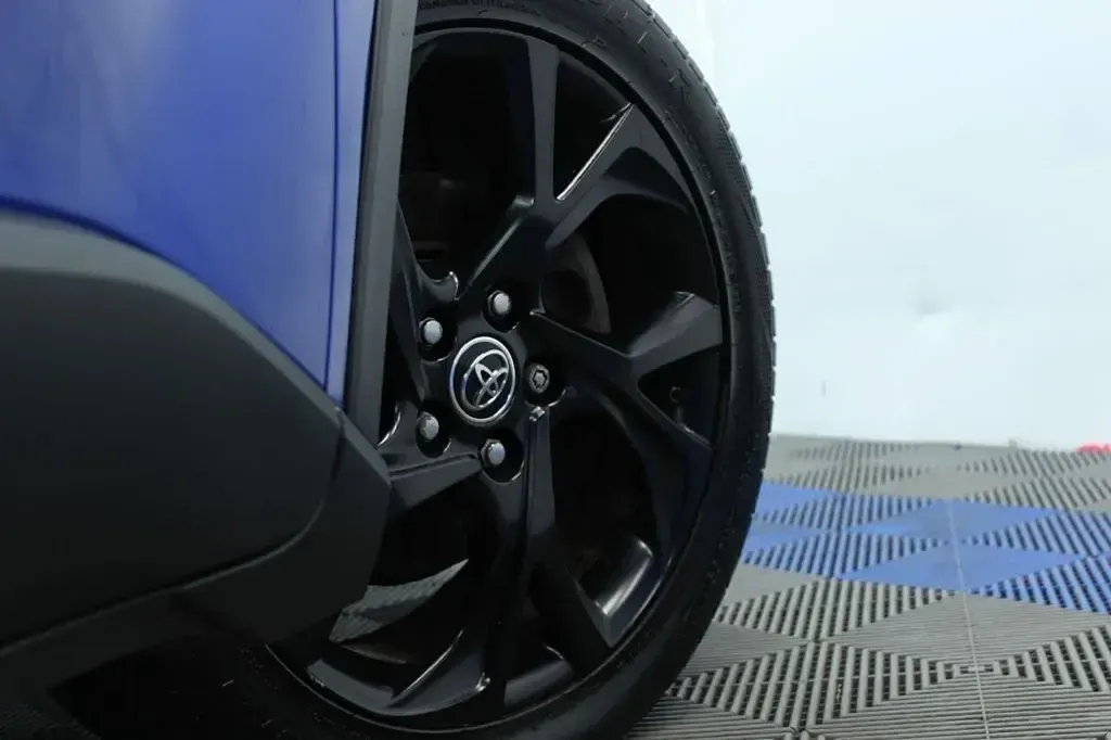 Used Toyota C-HR 122 HP (89 kW) 2019 Blue SUV