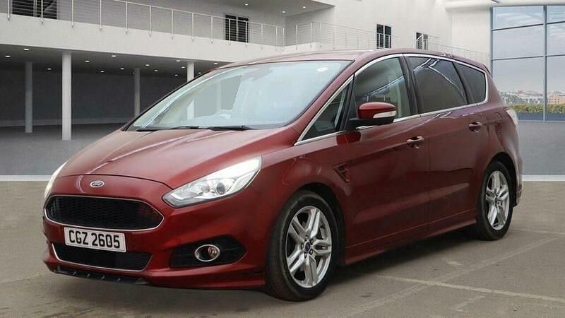 Used Ford S-MAX Sport 180 HP (132 kW) 2016 Red MPV