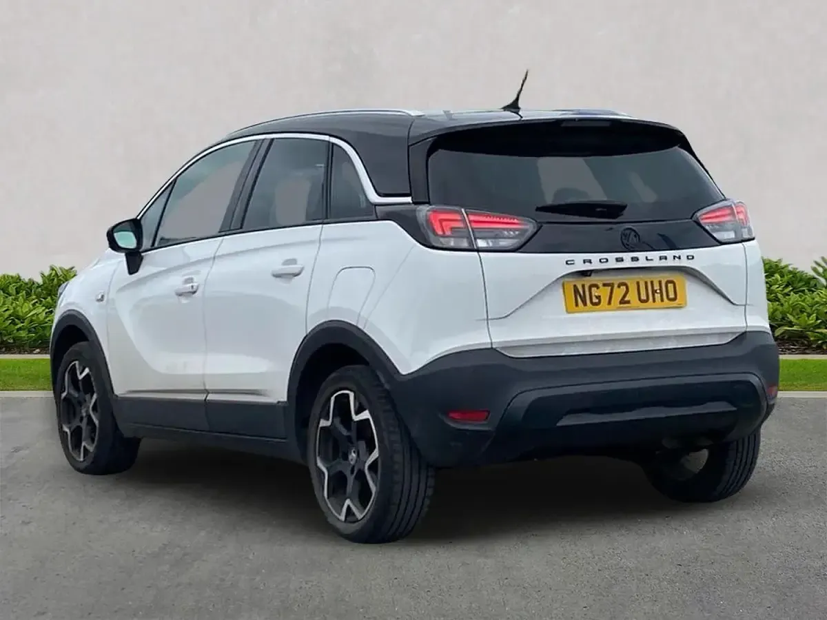 Used Vauxhall Crossland Ultimate 110 HP (80 kW) 2023 White SUV
