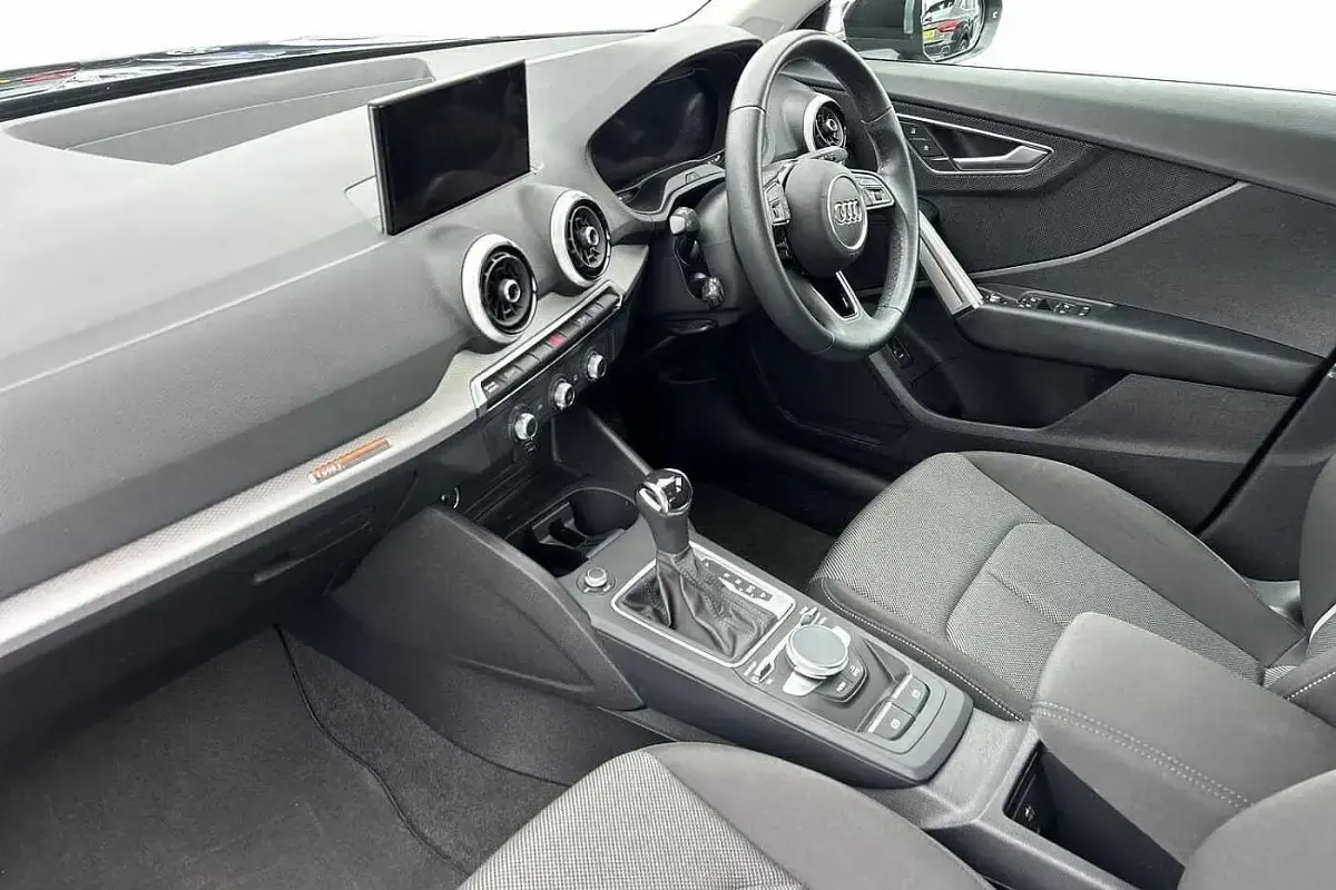 Begagnad Audi Q2 Sport 113 HK (83 kW) 2022 Svart SUV
