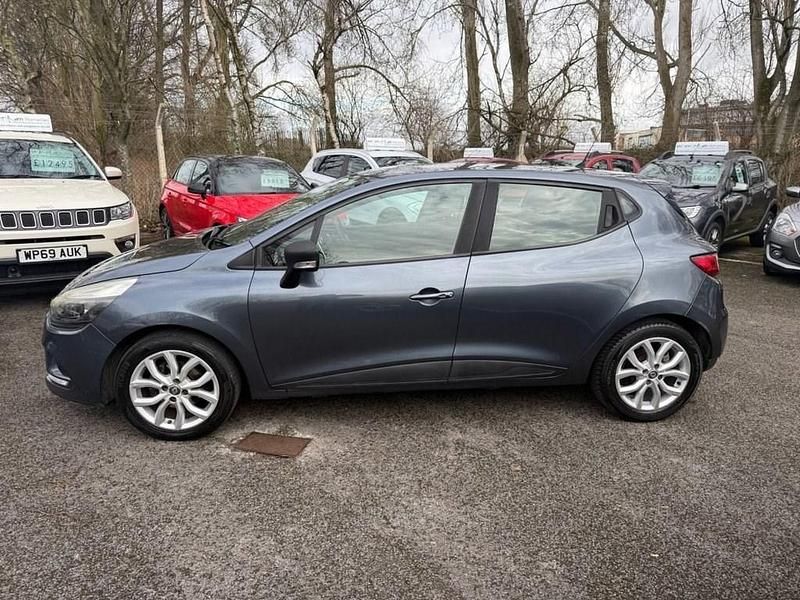 Used Renault Clio IV Play 75 HP (55 kW) 2017 Grey Hatchback