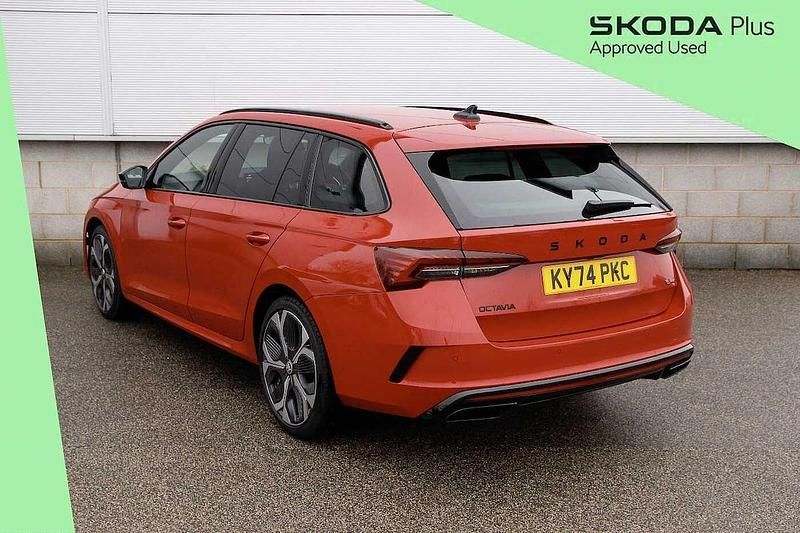 Used Skoda Octavia vRS 261 HP (191 kW) 2024 Velvet red metallic Estate