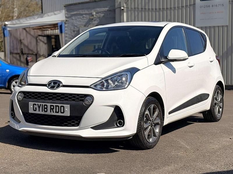 Used Hyundai i10 Premium SE 87 HP (63 kW) 2018 White Hatchback