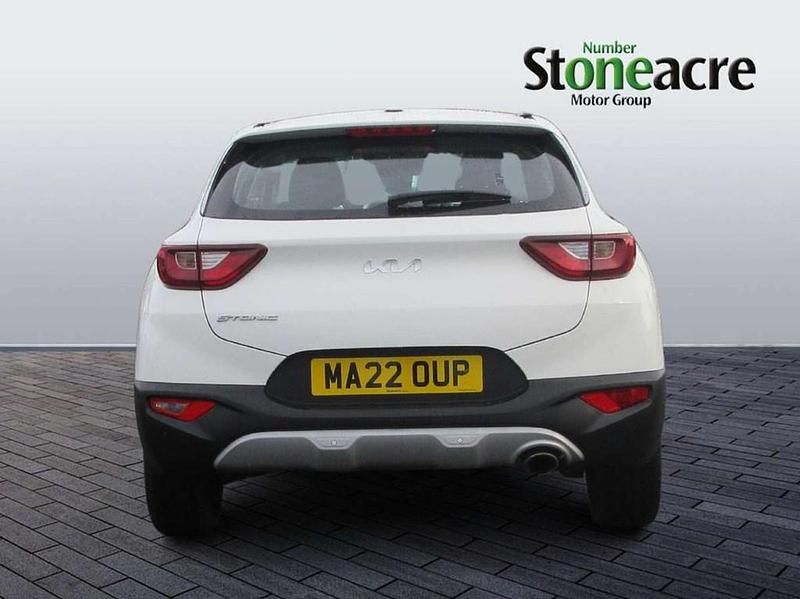Used Kia Stonic 100 HP (73 kW) 2022 White SUV