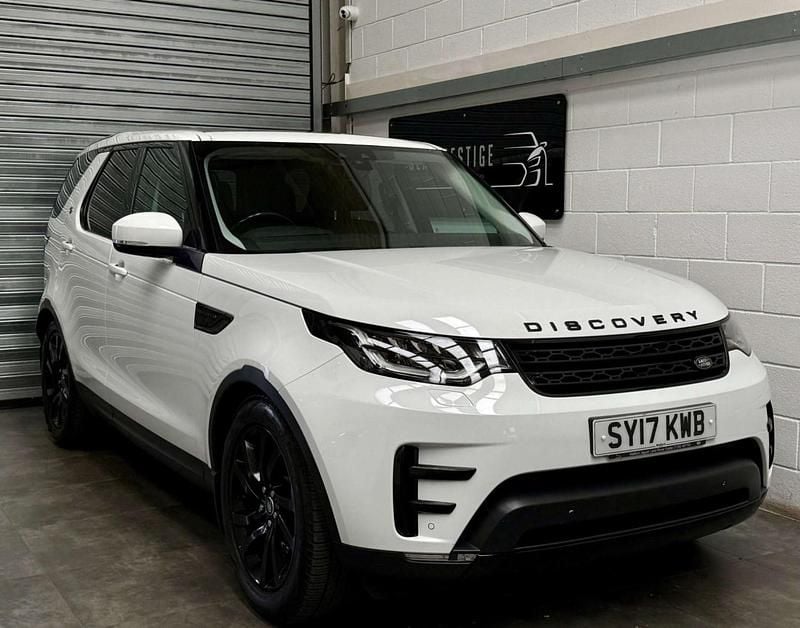 White Used 2017 Land Rover Discovery 5 HSE SUV | £20,989 (Good price) - Image 1/4