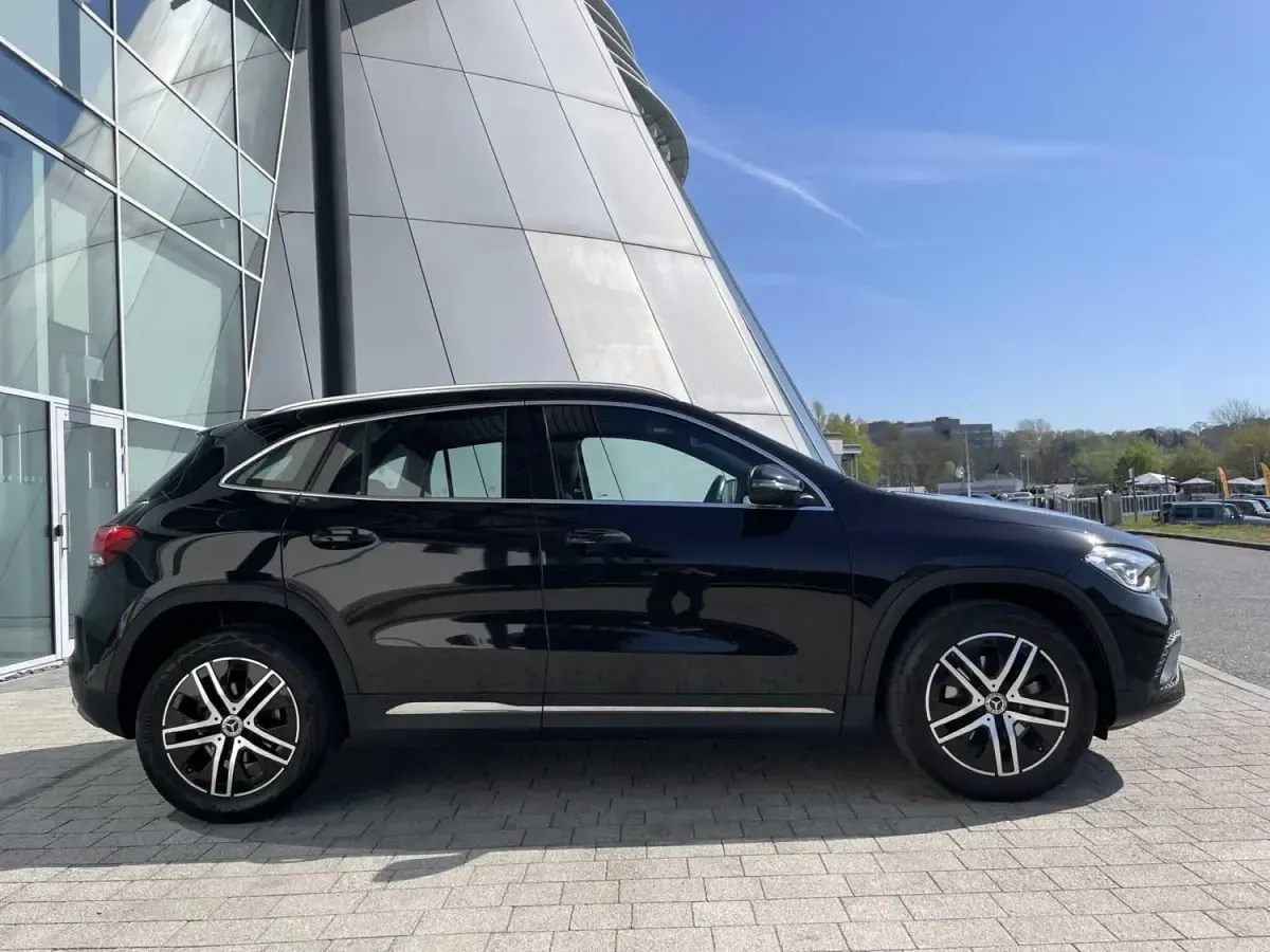 Usado Mercedes GLA200 Executive 163 HP (119 kW) 2022 Preto SUV