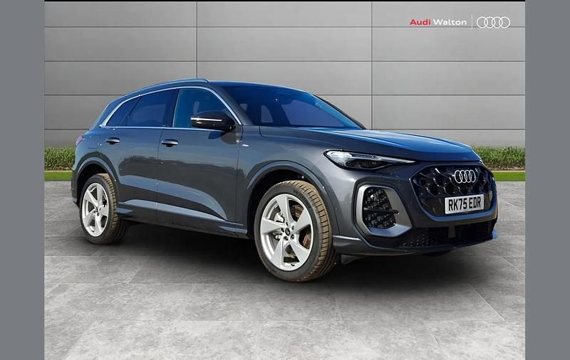 Used Audi Q5 S-Line 200 HP (147 kW) 2025 Grey SUV