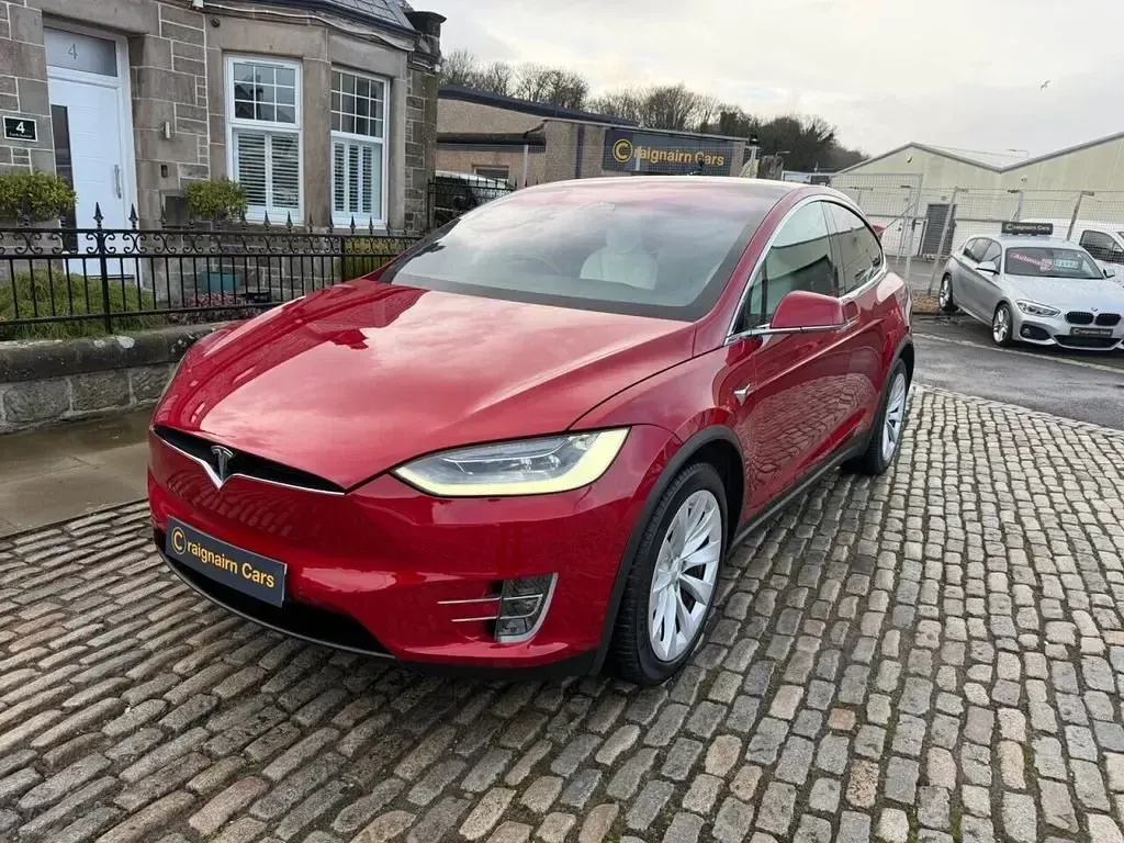 Usado Tesla Model X Standard Range 241 kW (328 HP) 2020 Vermelho SUV