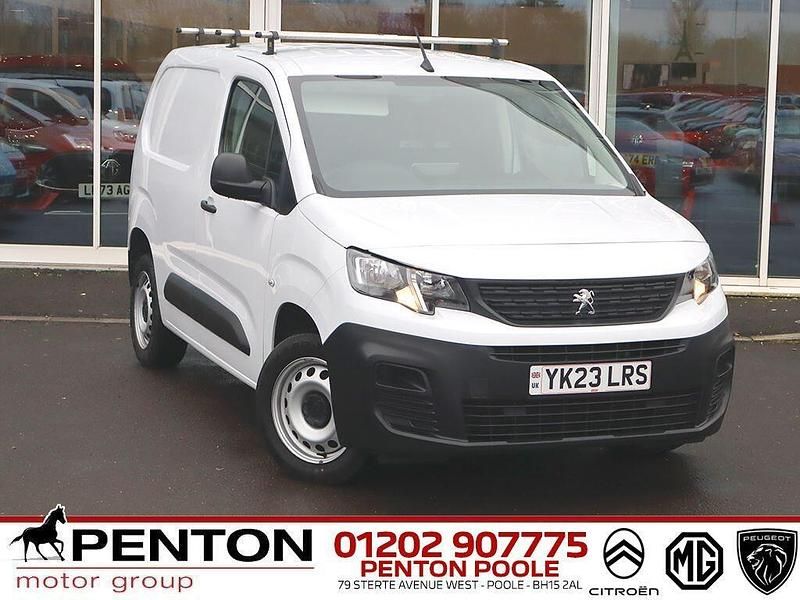Used Peugeot Partner Premium 102 HP (75 kW) 2023 White MPV