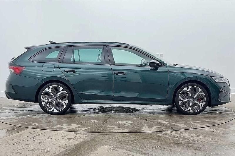 Used Skoda Octavia vRS 195 HP (143 kW) 2025 Royal green metallic Estate