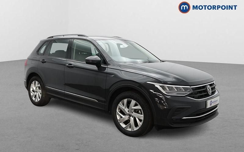 Used 2024 VW Tiguan Life SUV | £18,349 (Super price) - Image 1/4