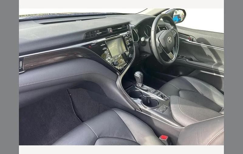 Used Toyota Camry Design 218 HP (160 kW) 2020 Blue Sedan