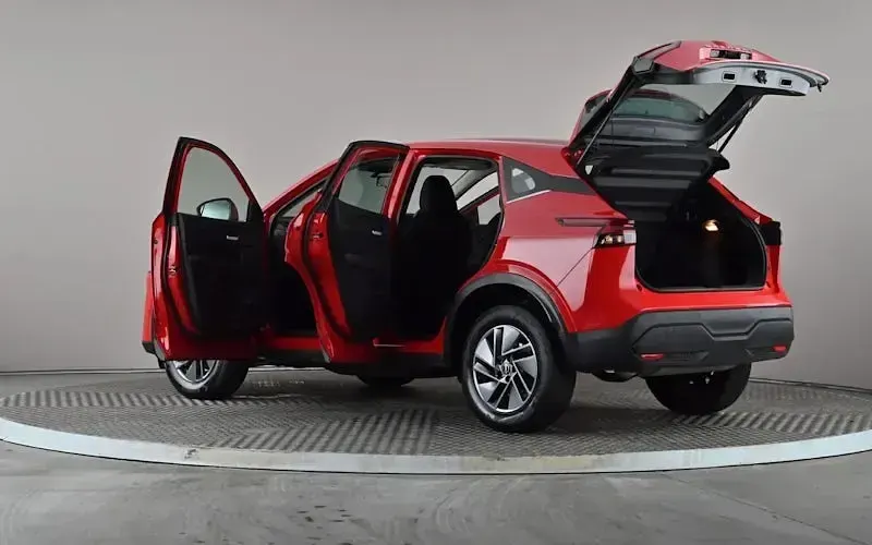 Used Nissan Qashqai Acenta Premium 140 HP (102 kW) 2023 Red SUV
