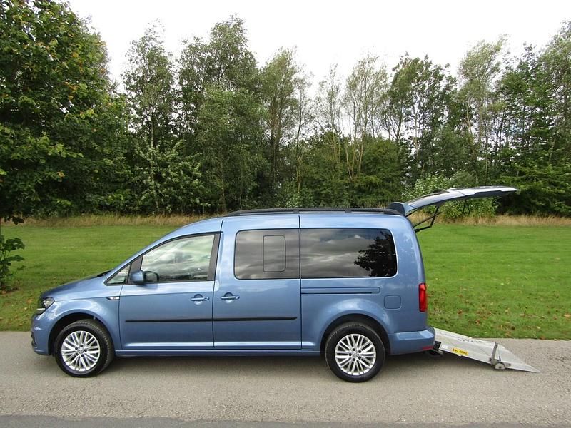 Blue Used 2020 VW Caddy Maxi Life Life MPV | £18,995 (Fair price) - Image 1/3