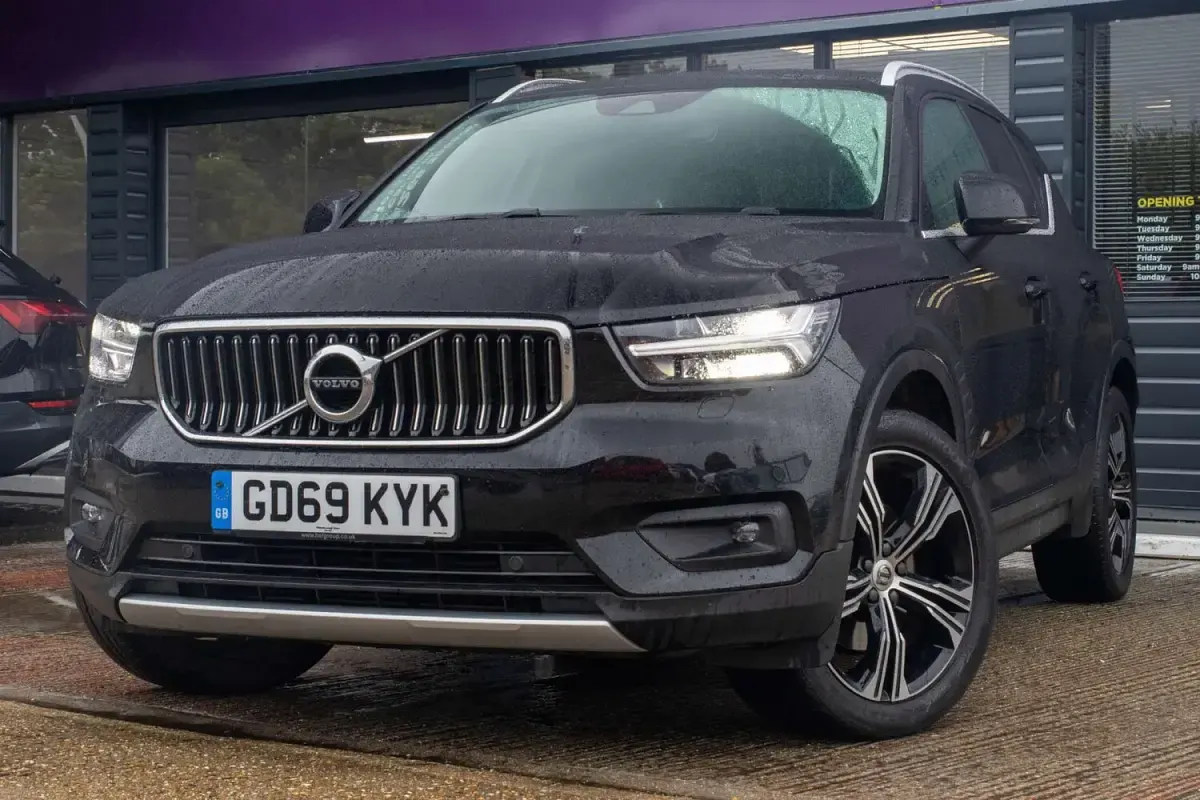 Used Volvo XC40 Inscription 190 HP (139 kW) 2020 Black SUV