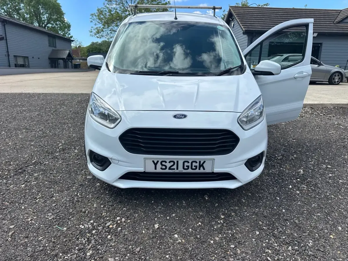 Usado Ford Transit Limited 2021 Branco Van