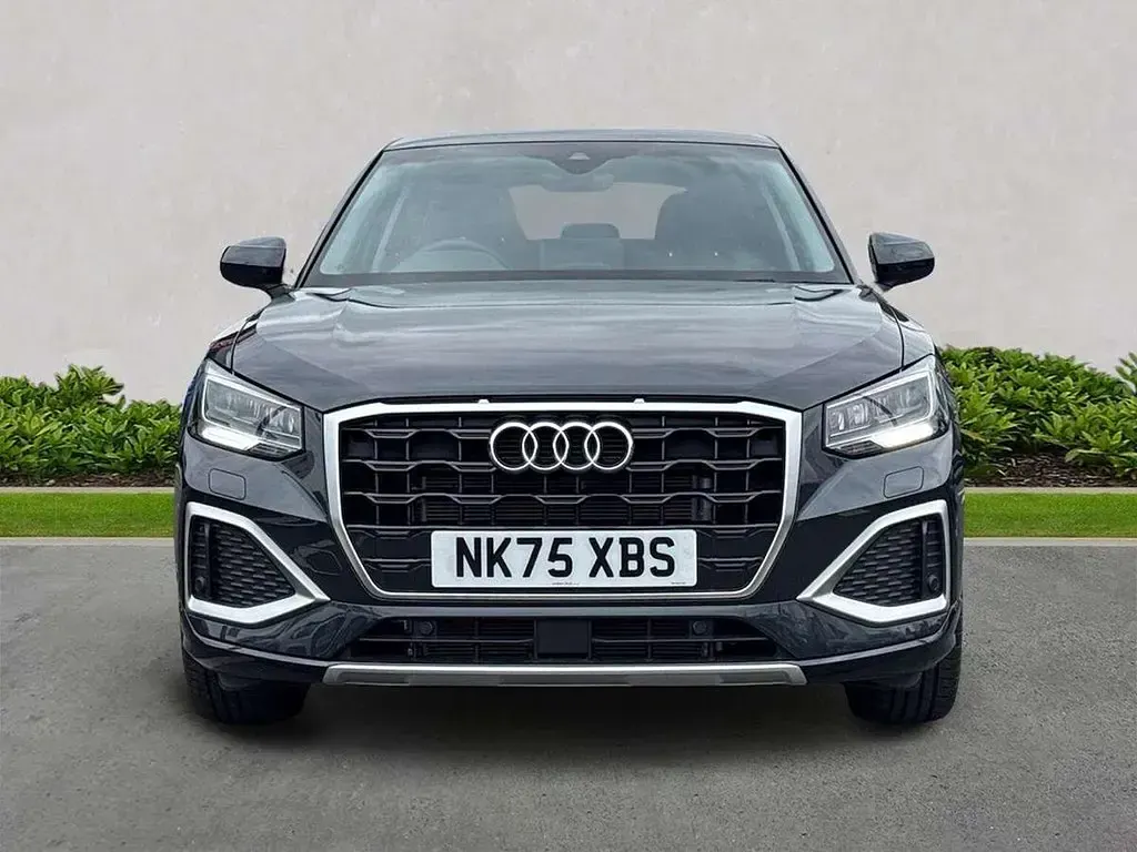 Usado Audi Q2 Sport 116 CV (85 kW) 2025 Gris SUV