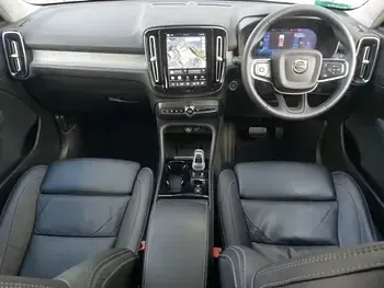 Used Volvo XC40 Plus 163 HP (119 kW) 2023 Silver SUV