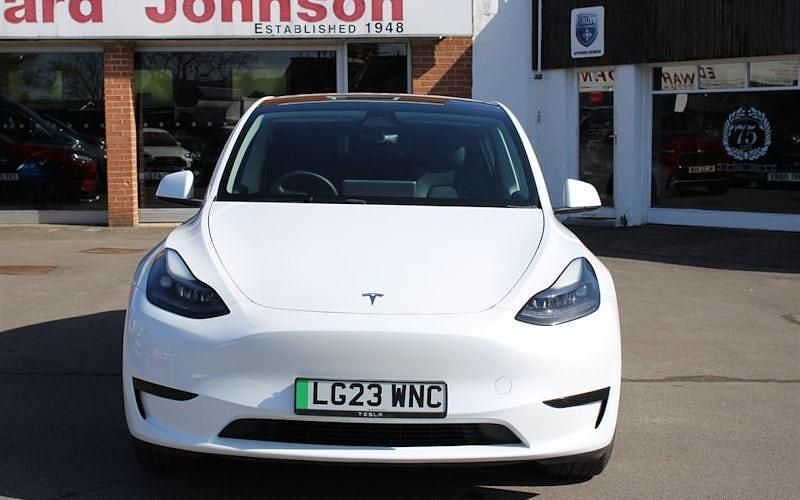 Begagnad Tesla Model Y RWD 219 kW (299 HK) 2023 Vit SUV