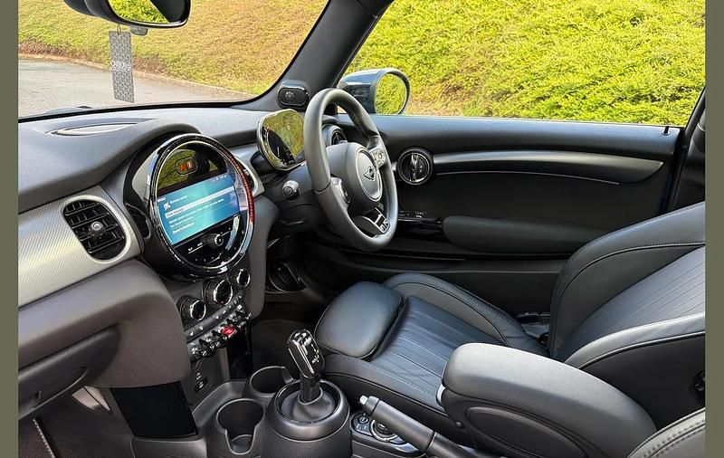 Used Mini Cooper S Exclusive 176 HP (129 kW) 2024 Blue Hatchback