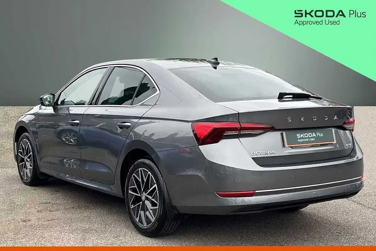 Used Skoda Octavia SE L 110 HP (80 kW) 2023 Graphite grey metallic Hatchback